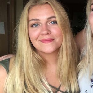 Meet your Posher, Caity